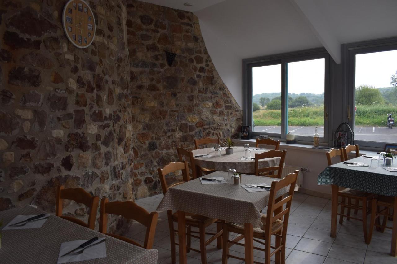 Auberge De La Vallee De La Douve L'Etang-Bertrand Luaran gambar